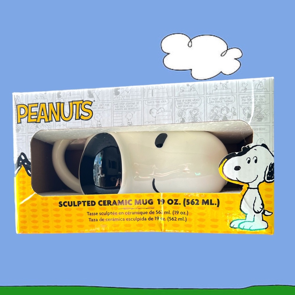 Peanuts Snoopy Sculpted Large Ceramic Mug 19 Oz. Smiling Face. Really Cute. NWT.